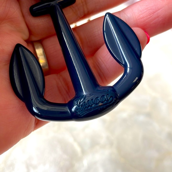 Gucci Anchor Bag Key Charm Patent Leather Blue/Navy 2.5"H x 2"L - Picture 3 of 6
